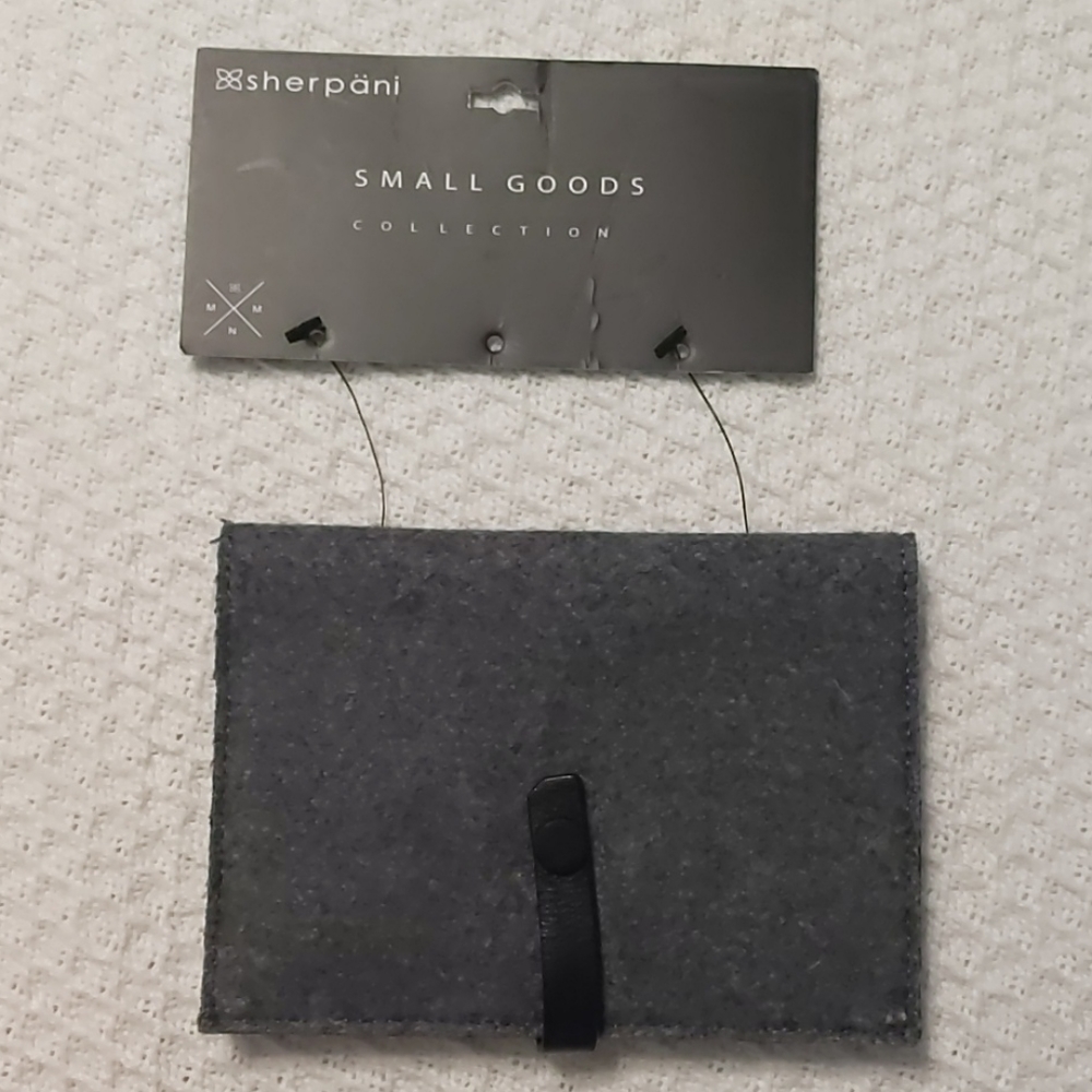Sherpani Kingston wallet in slate